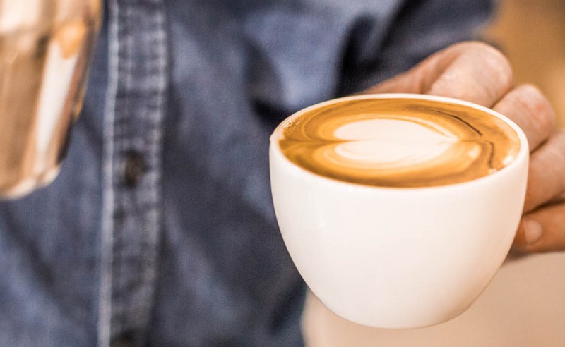 Cappuccino zubereiten: Anleitung für Milchschaum | RAUWOLF