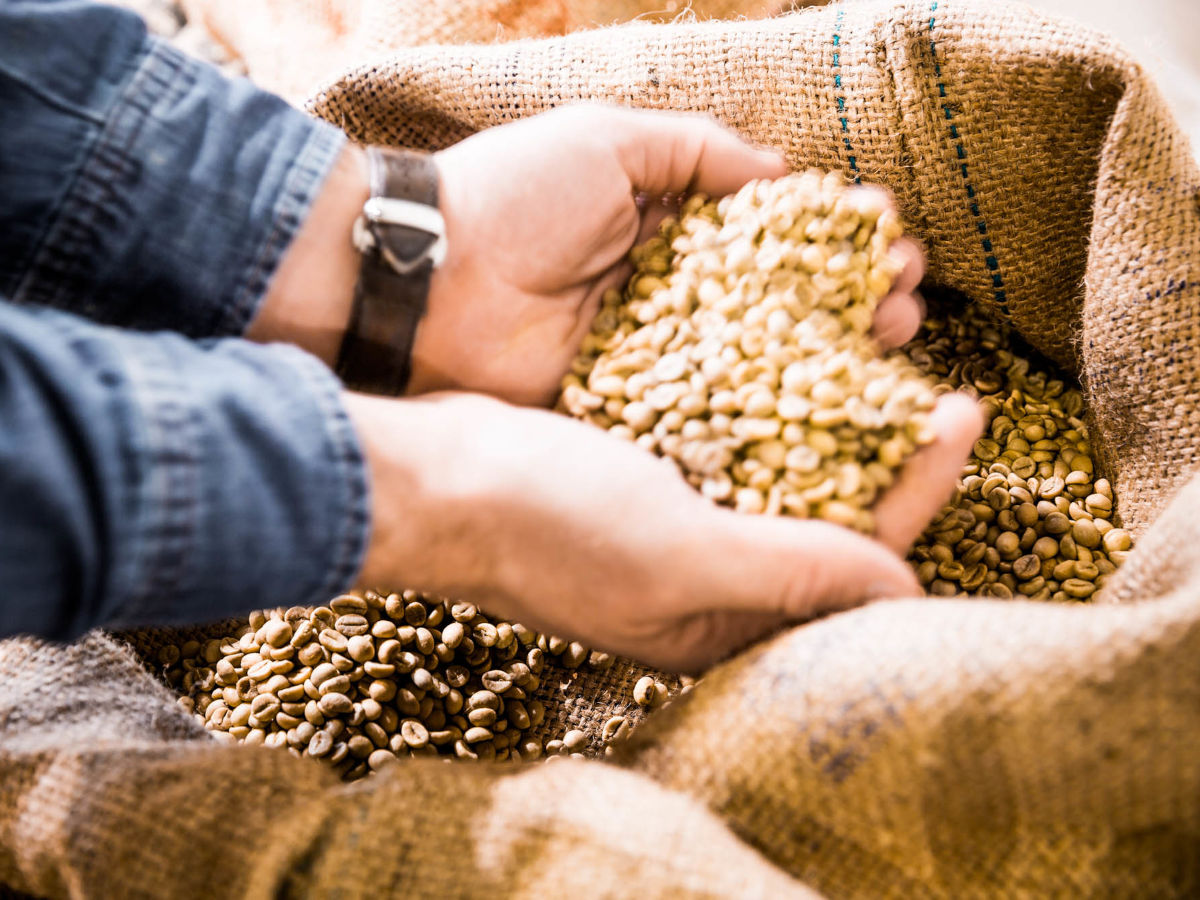 Sack mit Kaffeebohnen für eine Siebträgermaschine